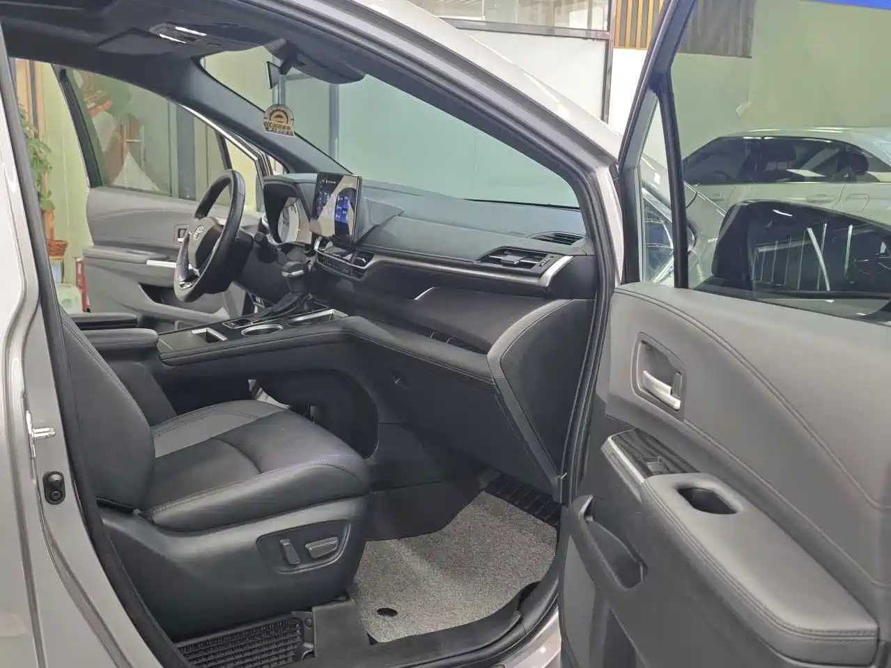 Toyota Sienna id 4617095 из Китая 20