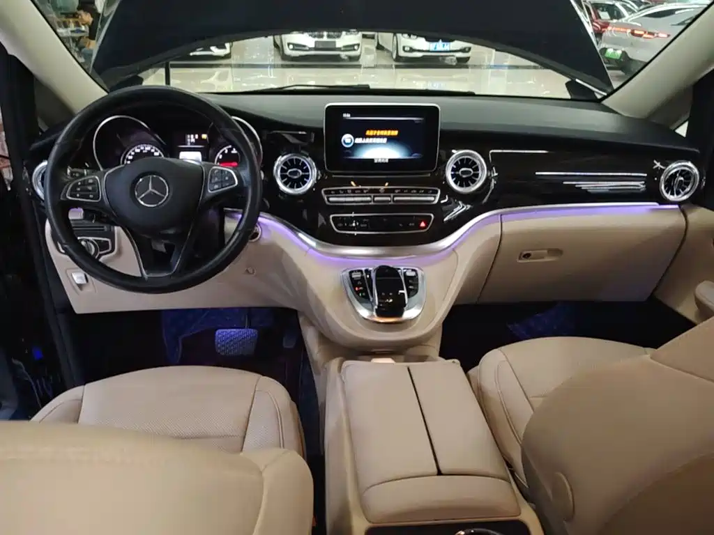 Mercedes-Benz V-Class — миниатюра 10