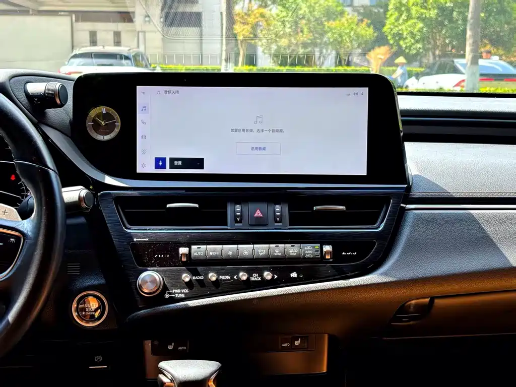 Lexus ES — миниатюра 9