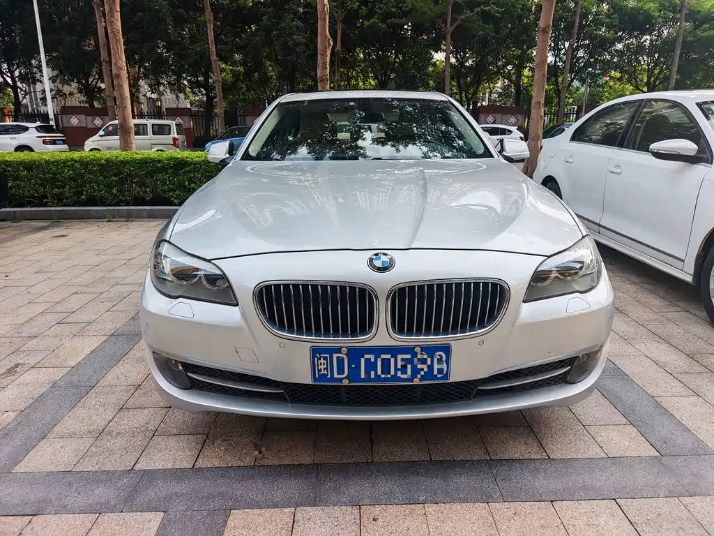 BMW 5 Series — миниатюра 2