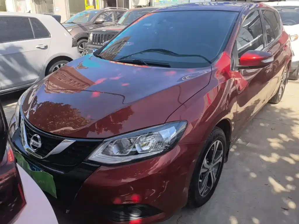 Nissan Tiida — миниатюра 2