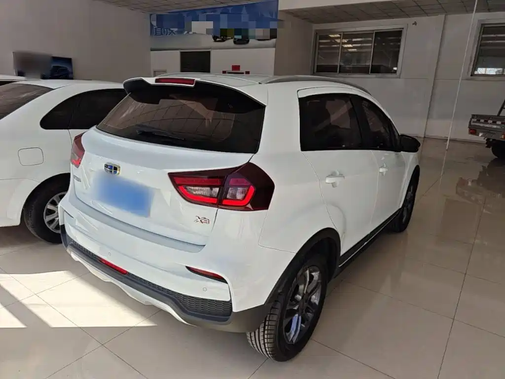Geely Vision X3 — миниатюра 7