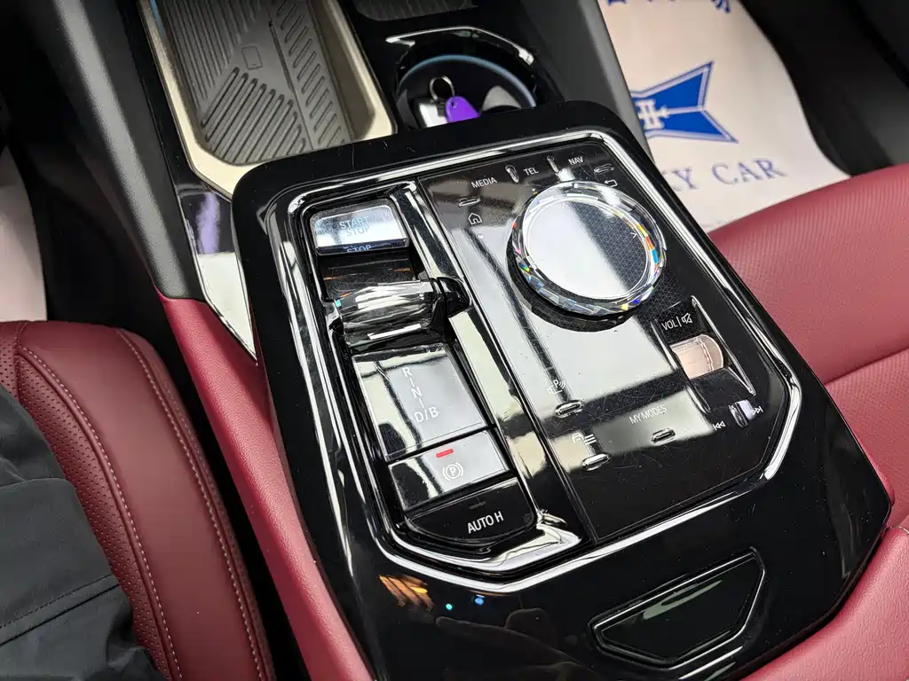 BMW i5 — миниатюра 13