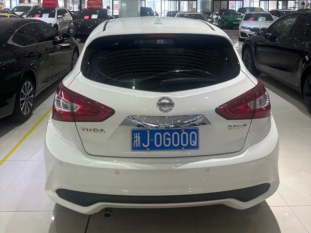 Nissan Tiida — миниатюра 13