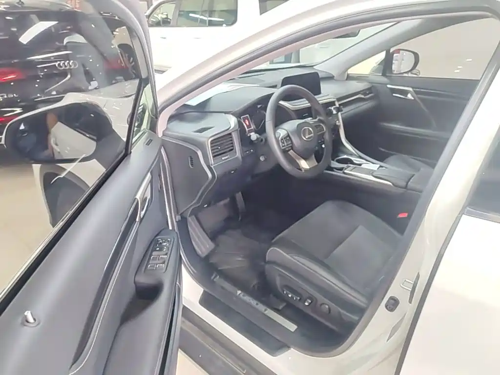 Lexus RX — миниатюра 16