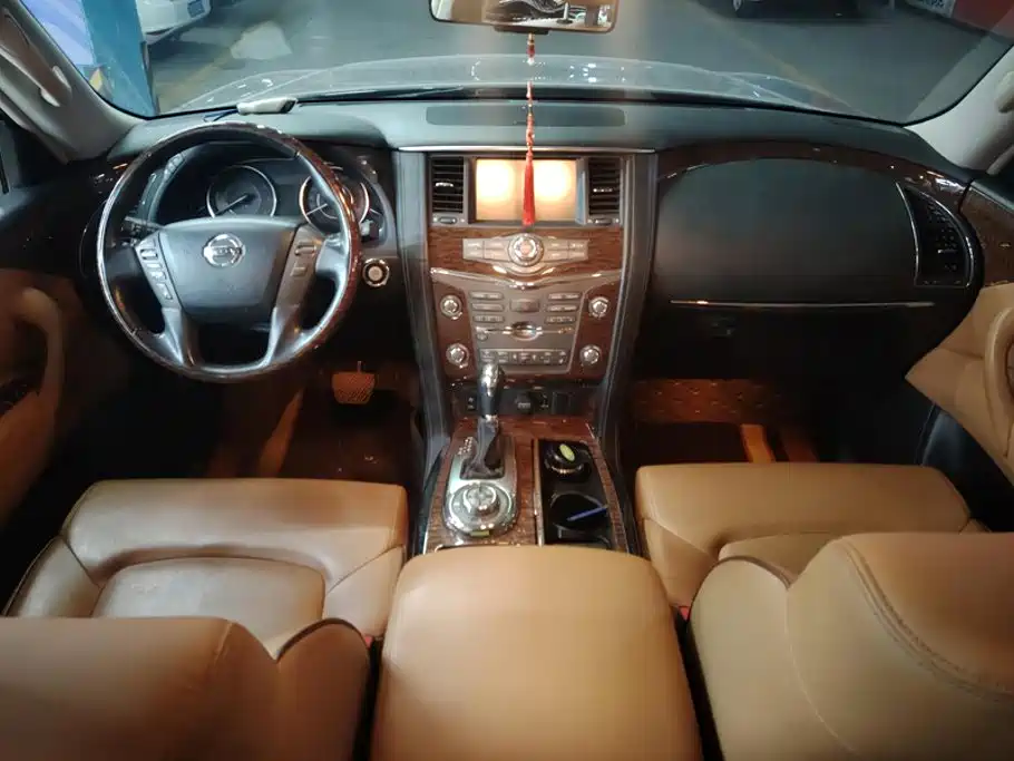 Nissan Patrol — миниатюра 12