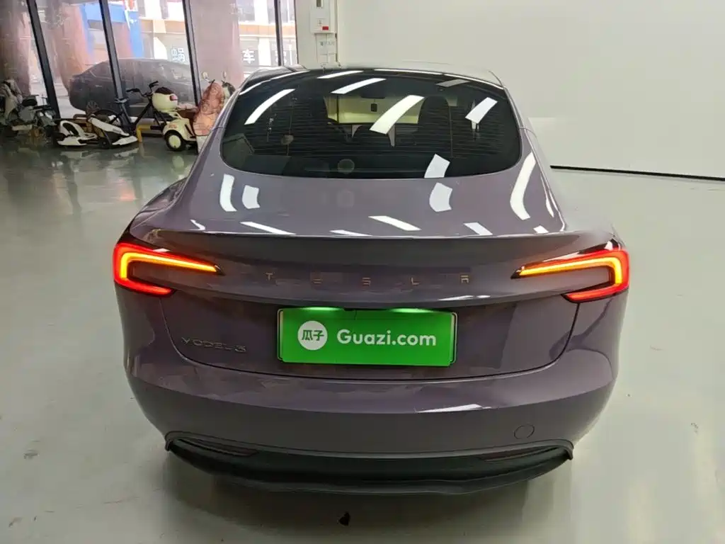 Tesla Model 3 — миниатюра 6