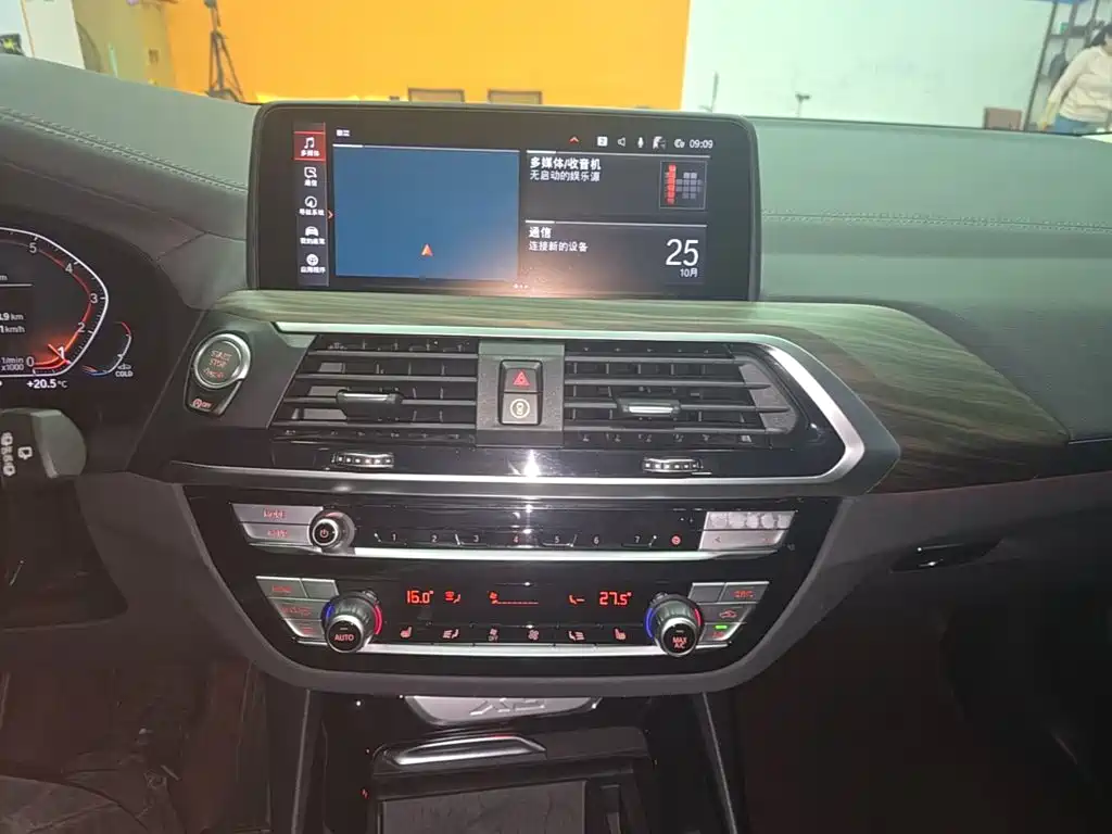 BMW X3 — миниатюра 13