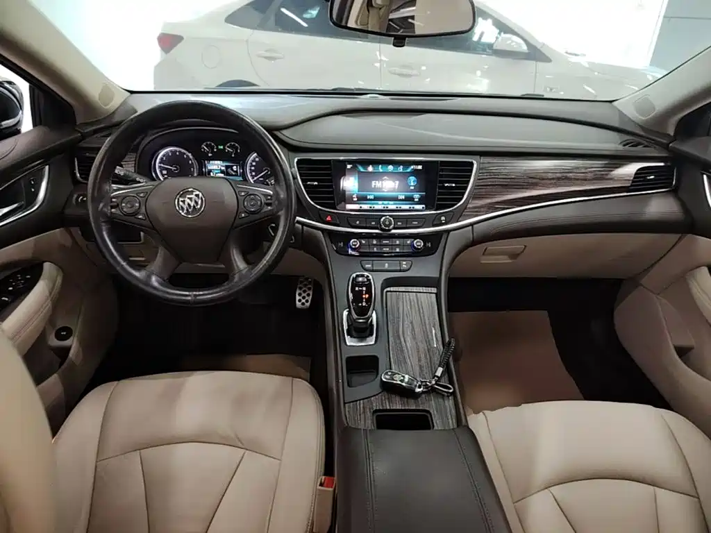 Buick LaCrosse — миниатюра 10