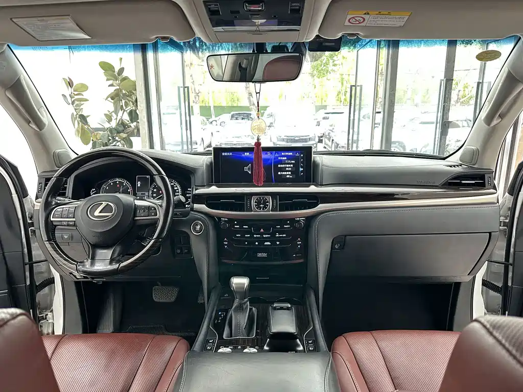 Lexus LX — миниатюра 8