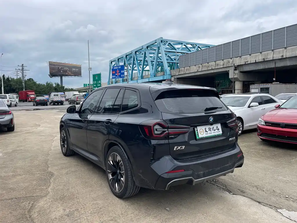 BMW iX3 — миниатюра 7