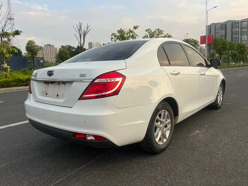 Geely Emgrand — миниатюра 8