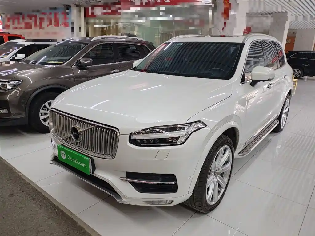 Volvo XC90 2017 T6 5 мест