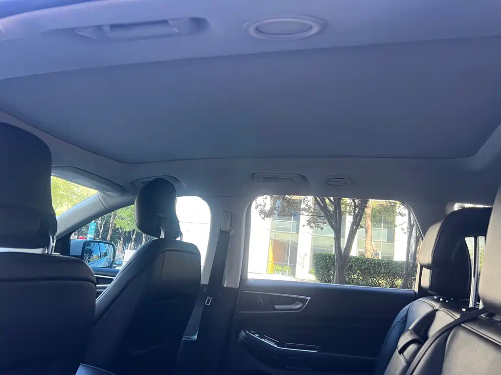 Ford Edge — миниатюра 9