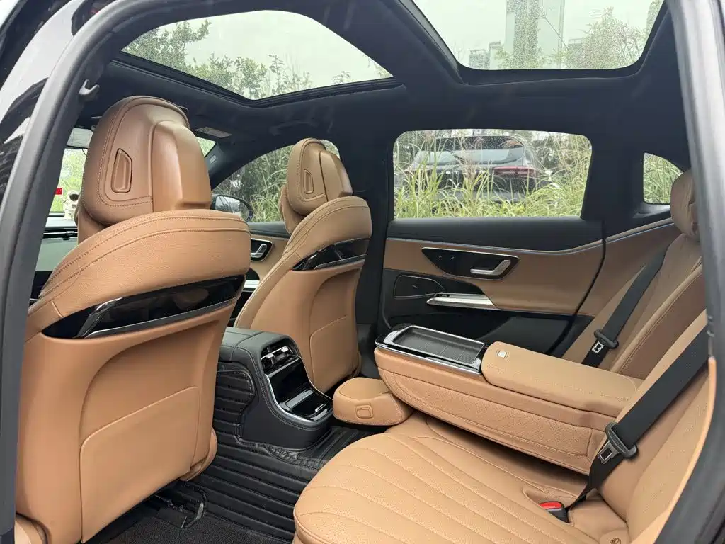 Mercedes-Benz E-Class — миниатюра 4