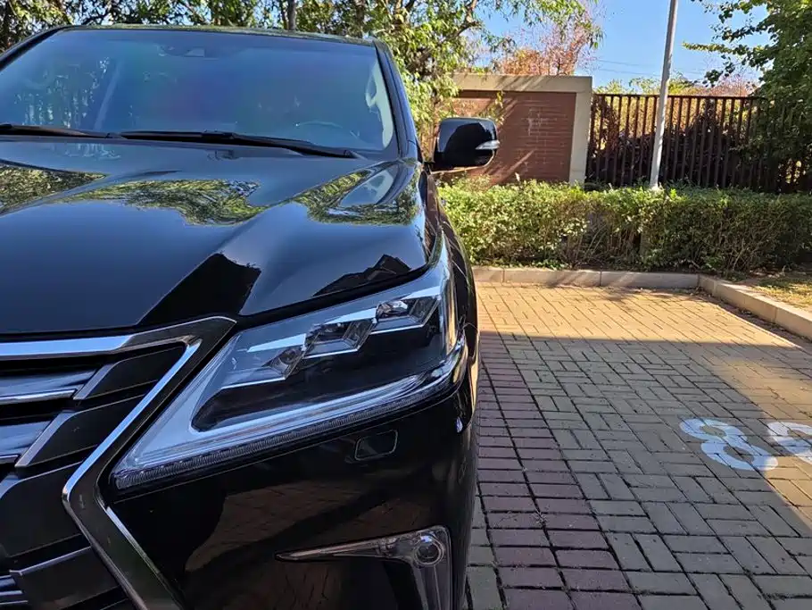 Lexus LX — миниатюра 5