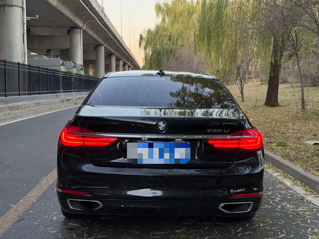 BMW 7 SERIES