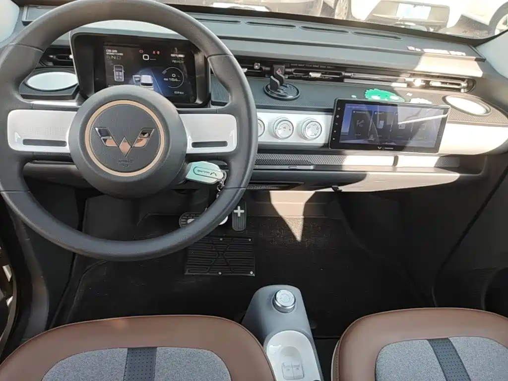 Wuling MINIEV — миниатюра 13