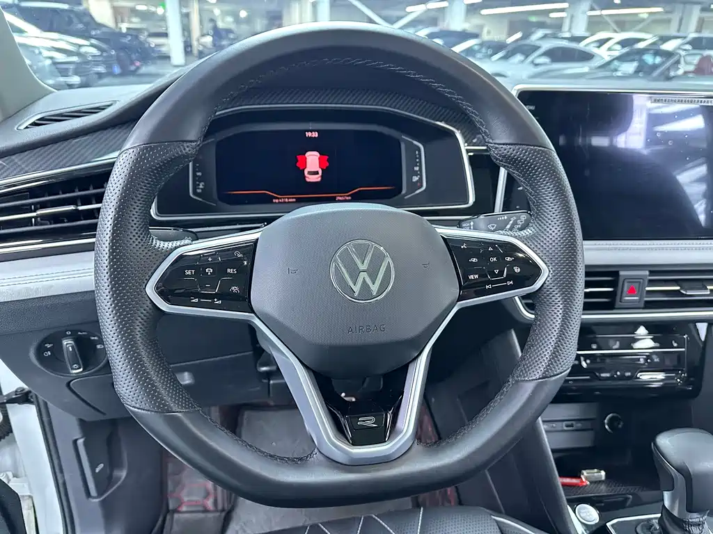 Volkswagen Tiguan L — миниатюра 7