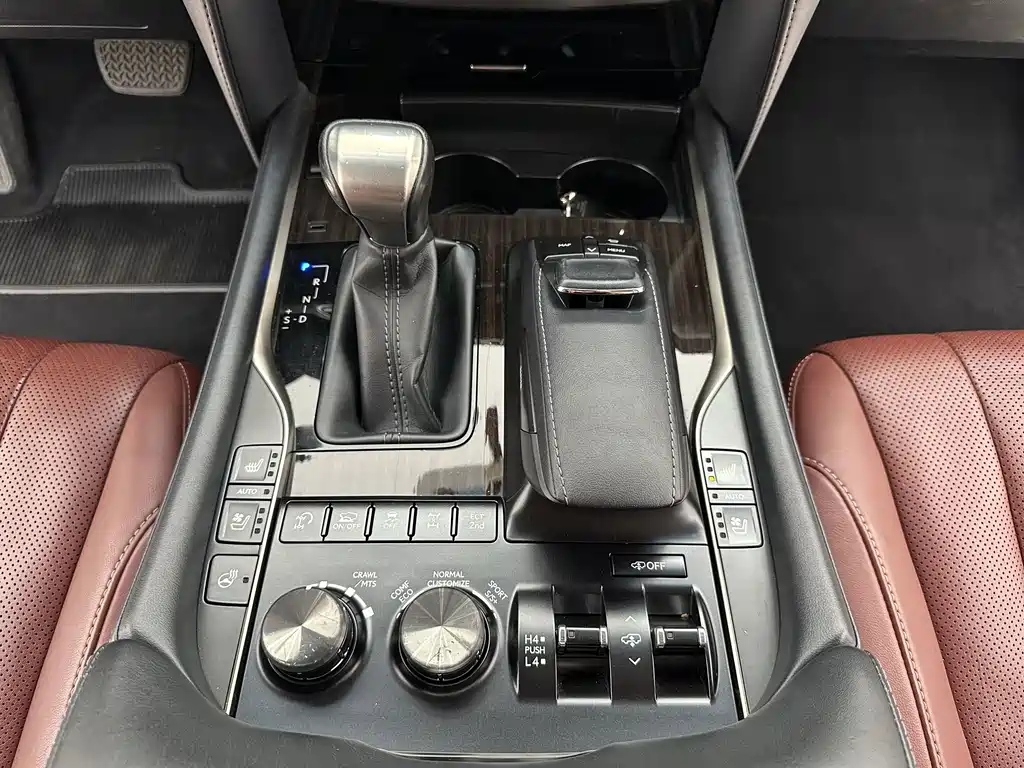 Lexus LX — миниатюра 14