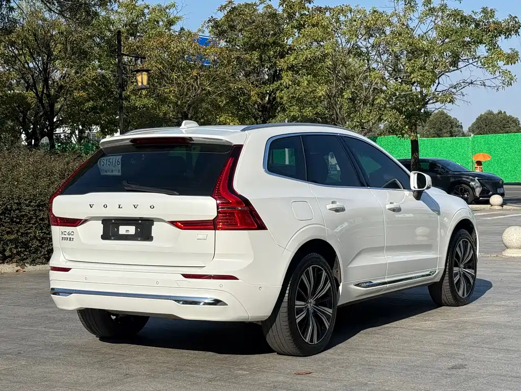 Volvo XC60 PHEV — миниатюра 9