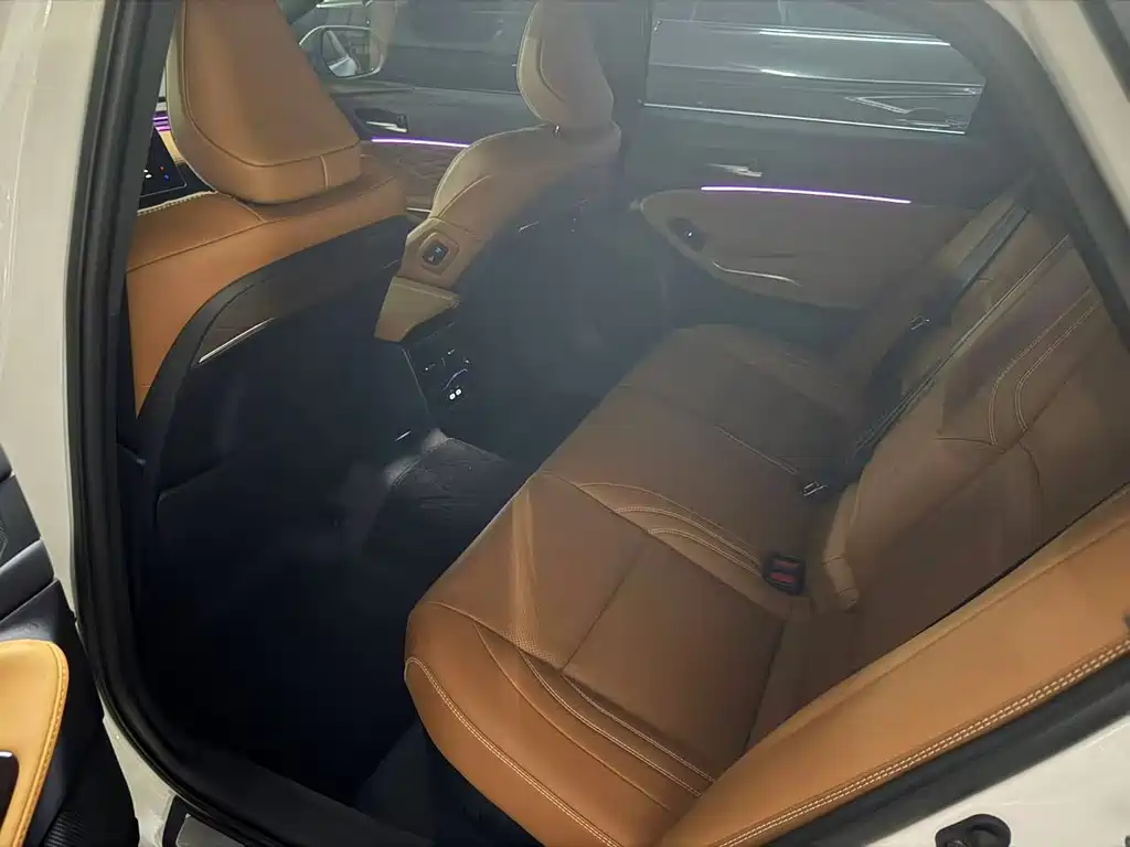 Toyota Avalon — миниатюра 2