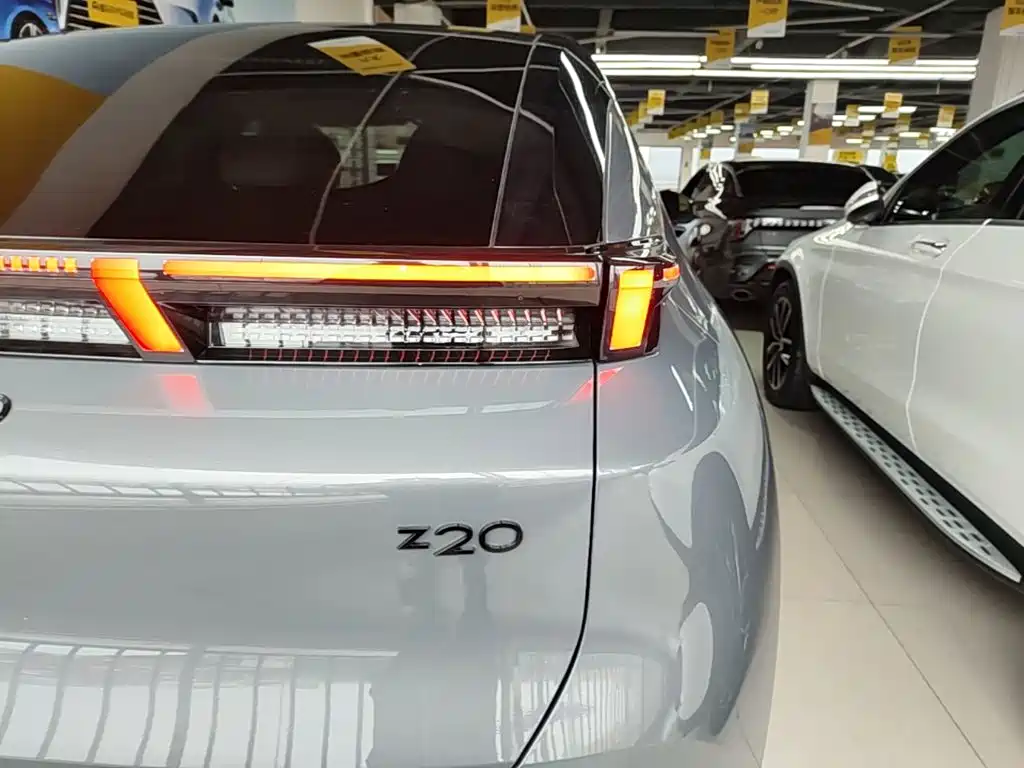 Lynk & Co 20 — миниатюра 8