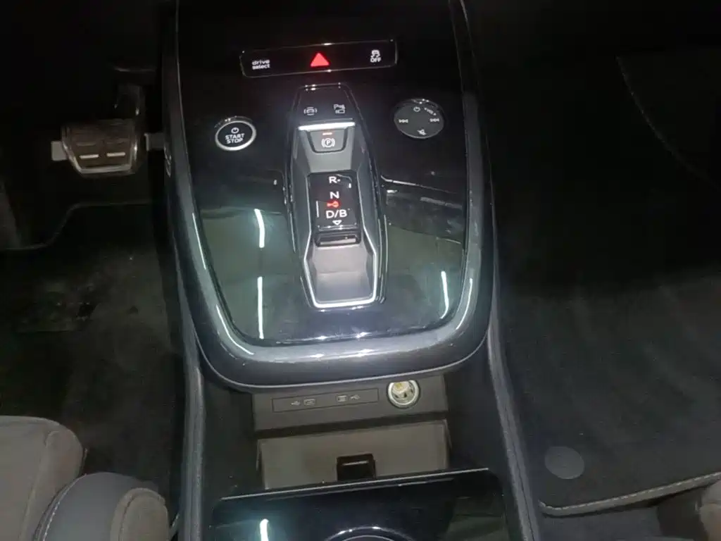 Audi Q4 e-tron — миниатюра 14
