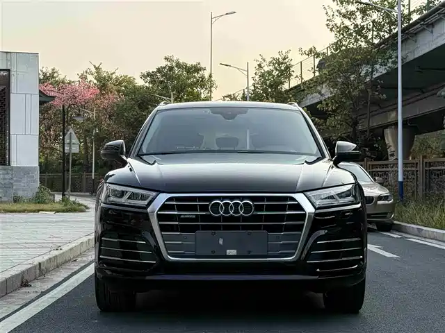 AUDI Q5L 2019