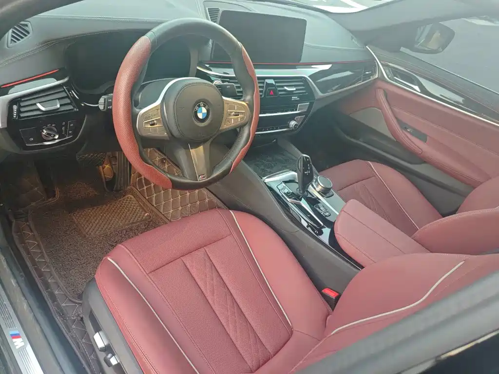 BMW 5 Series — миниатюра 11