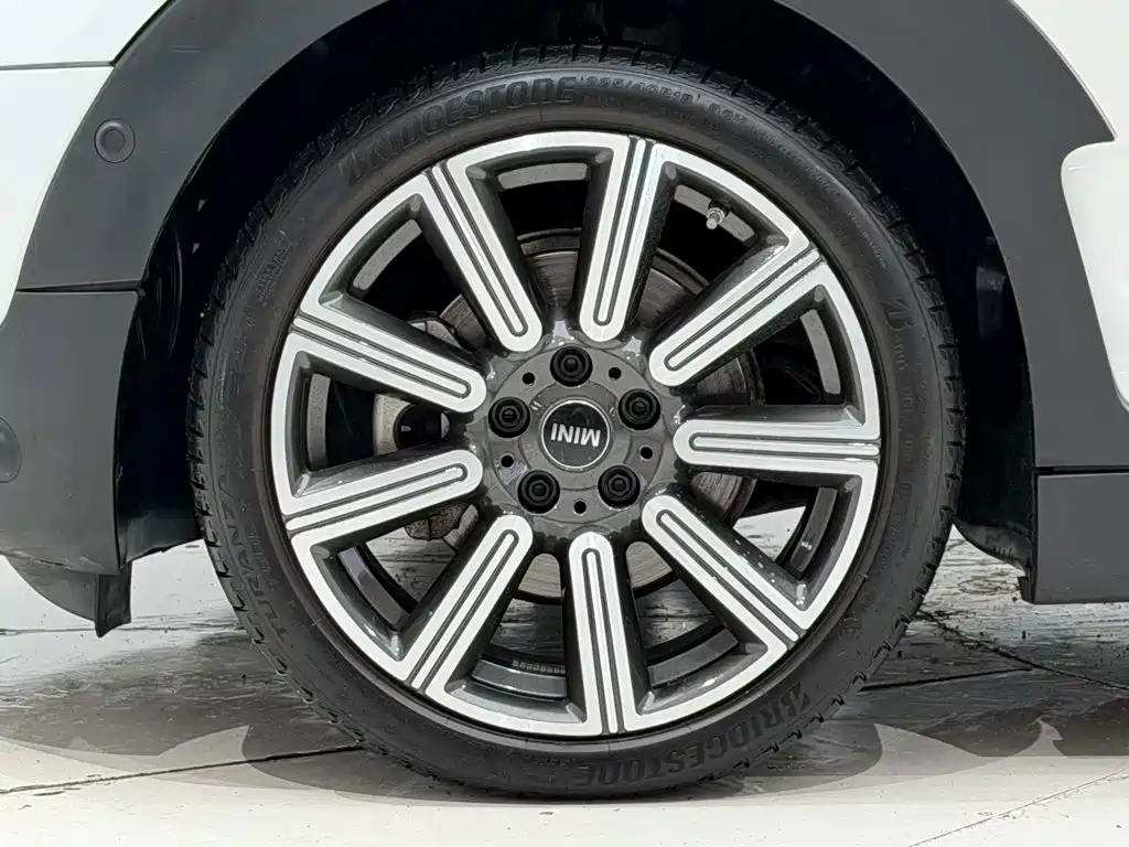 MINI Mini Clubman — миниатюра 11