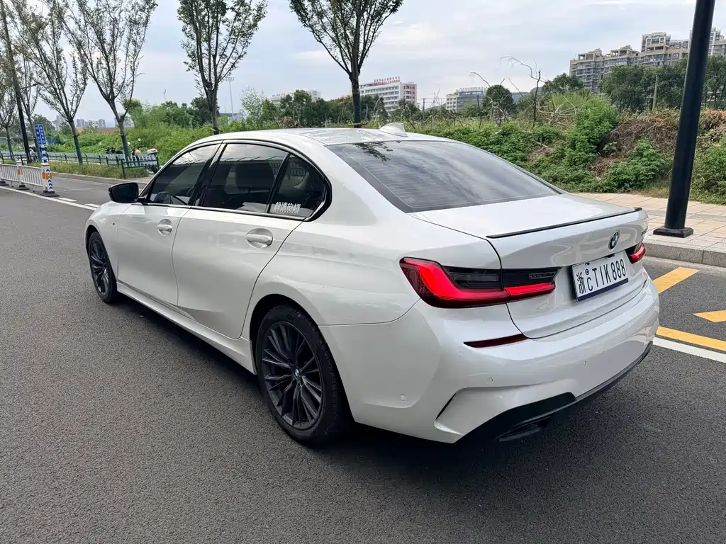BMW 3 Series — миниатюра 8