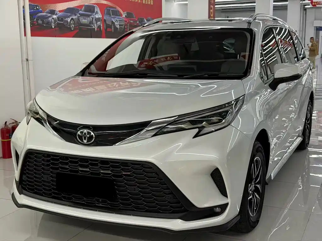 Toyota Granvia — миниатюра 3