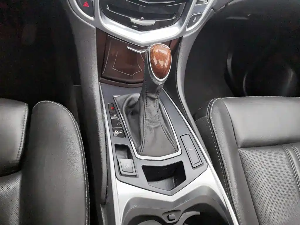Cadillac SRX — миниатюра 13