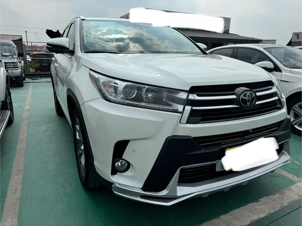 TOYOTA HIGHLANDER