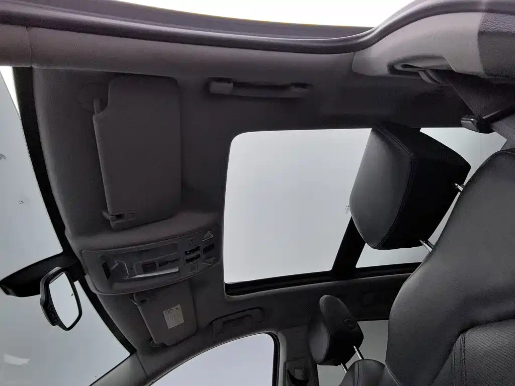 Cadillac SRX — миниатюра 14