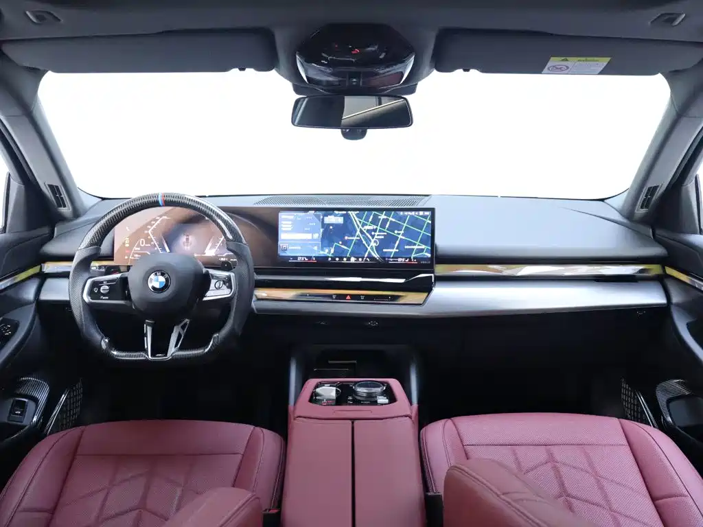 BMW 5 Series — миниатюра 13