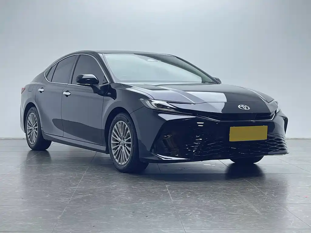 Toyota Camry — миниатюра 3