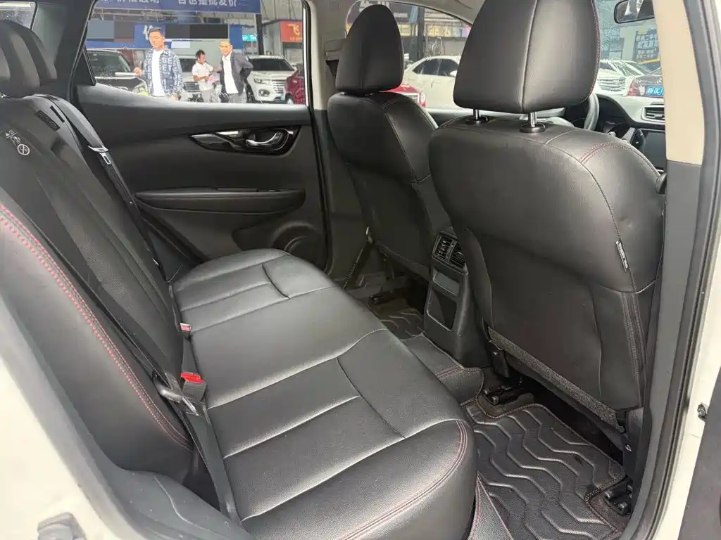 Nissan Qashqai — миниатюра 8