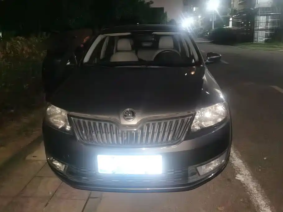 Skoda Rapid — миниатюра 2