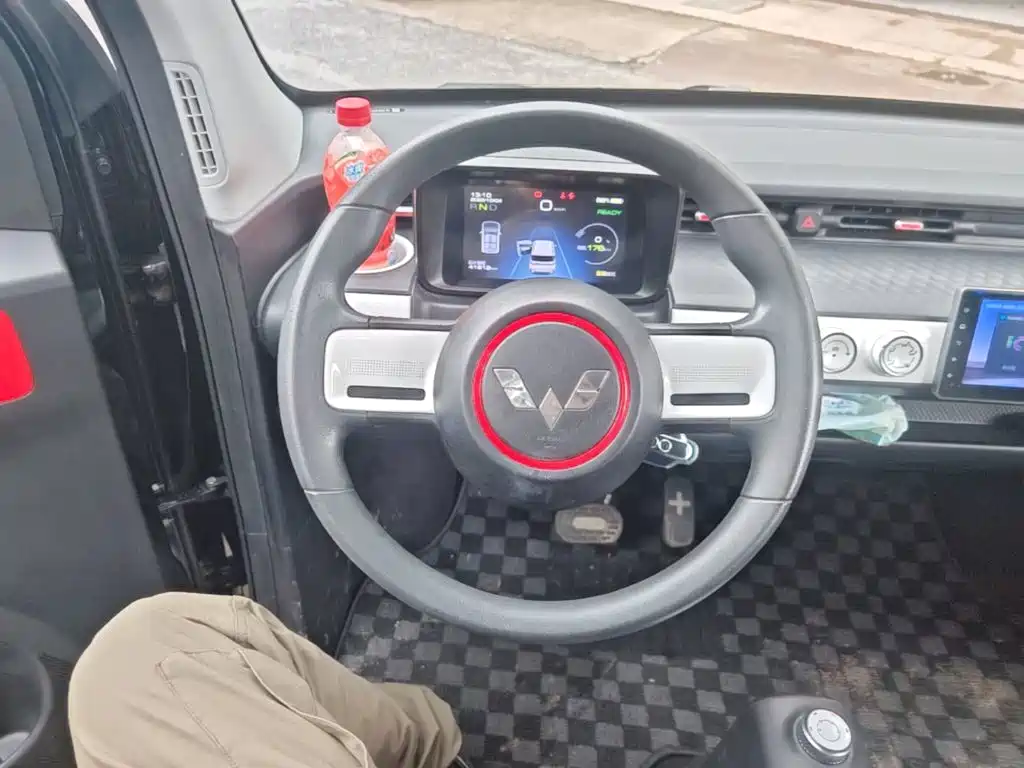 Wuling MINIEV — миниатюра 11