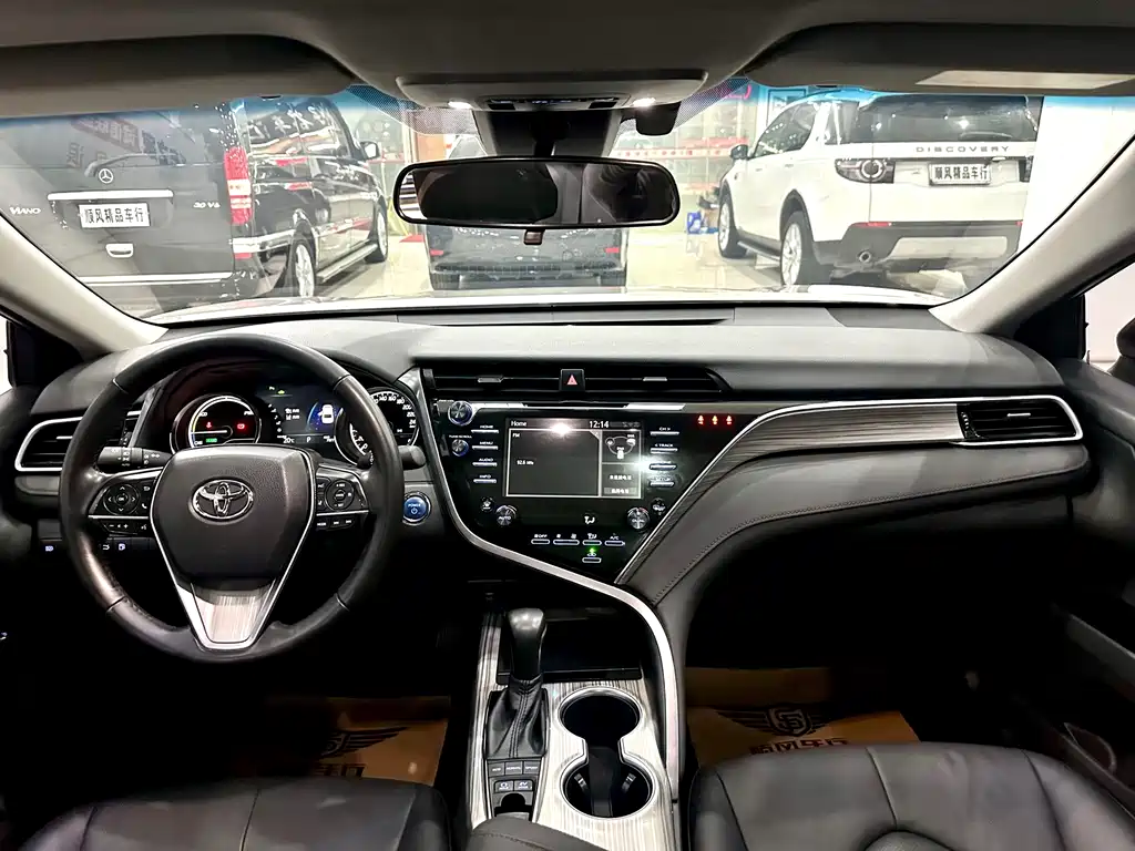 Toyota Camry — миниатюра 18