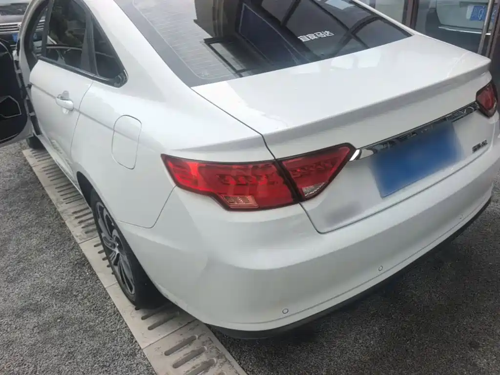 Geely Emgrand GL — миниатюра 5