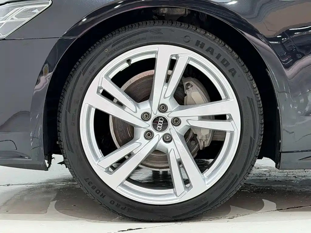 Audi A7L — миниатюра 11