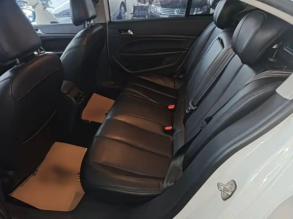 Peugeot 408 — миниатюра 17