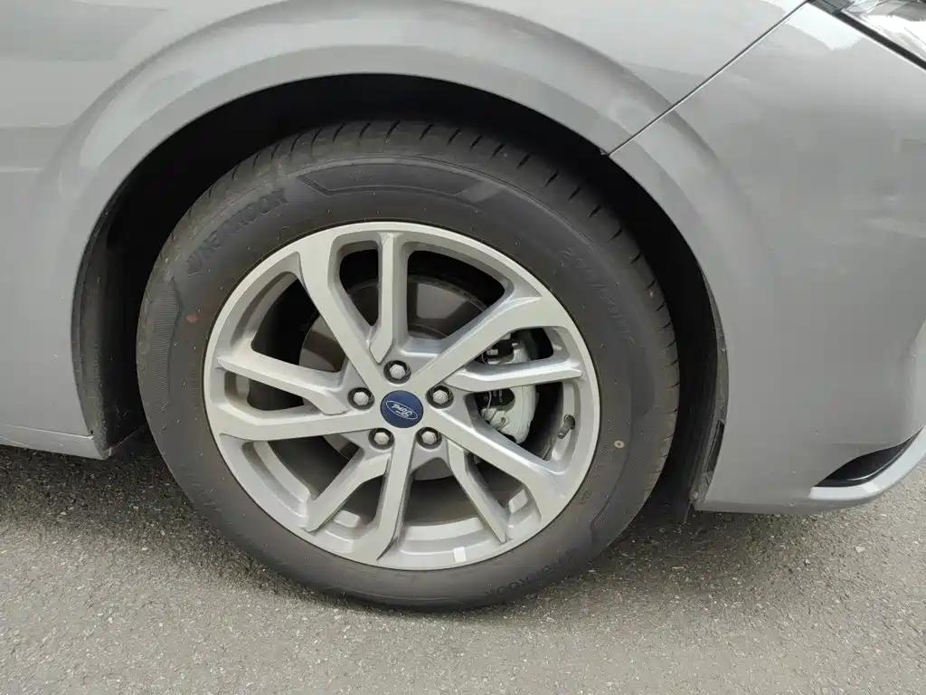 Ford Mondeo — миниатюра 8