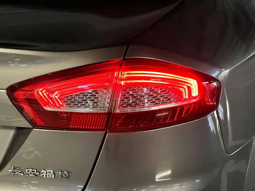 Ford Mondeo Zhisheng — миниатюра 15