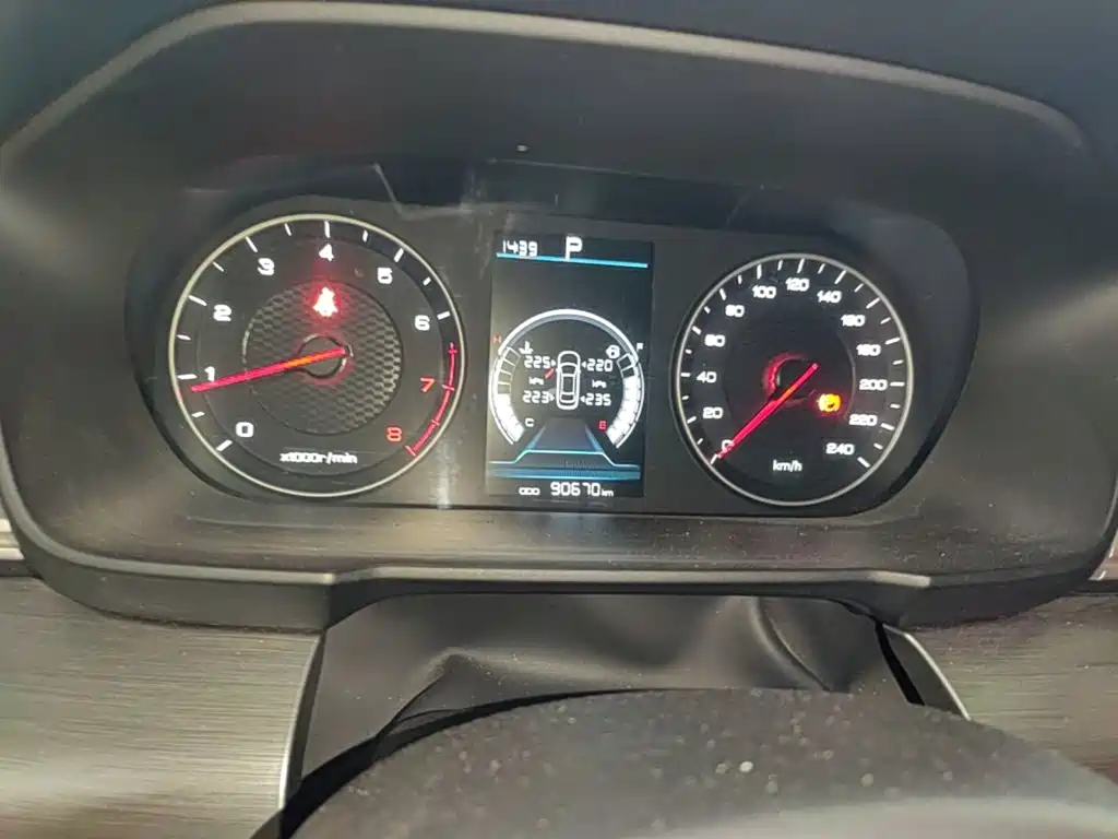 BYD Qin — миниатюра 12
