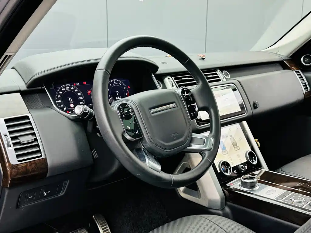Land Rover Range Rover — миниатюра 11