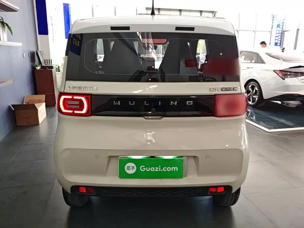 Wuling MINIEV — миниатюра 6